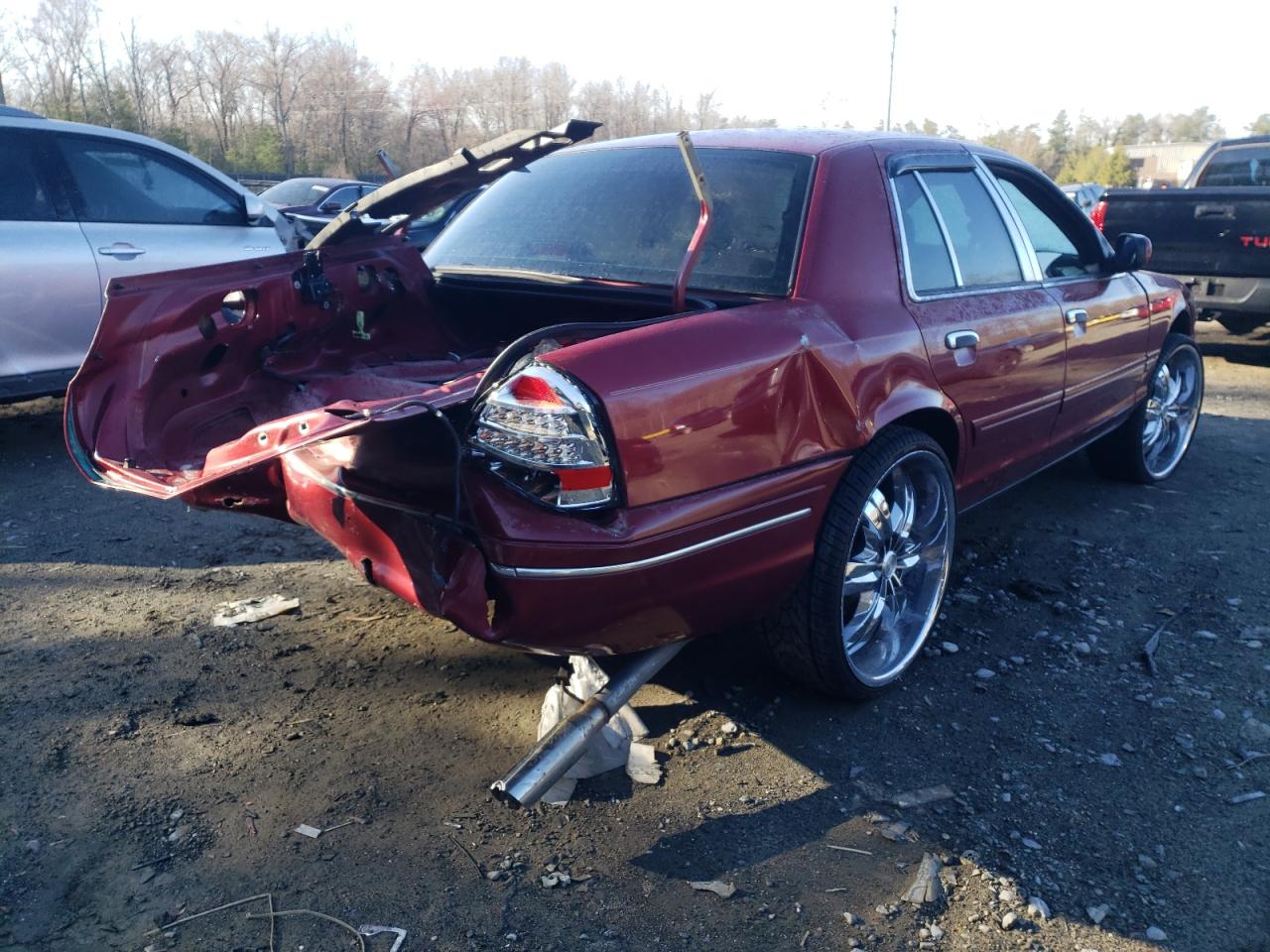 Photo 4 from auction – 2003 FORD CROWN VICT with VIN 2FAFP74W23X152712