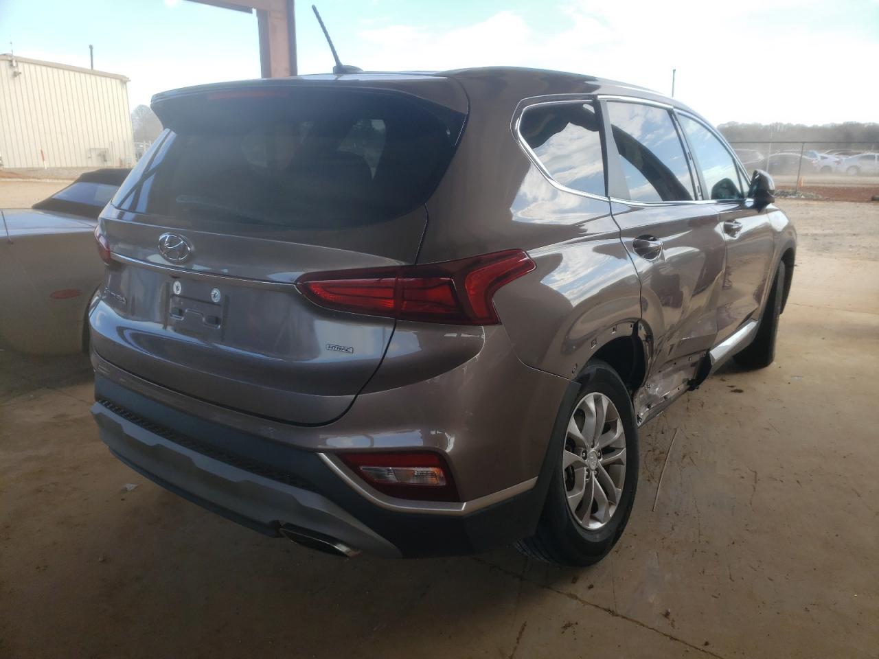 Photo 4 from auction – 2019 HYUNDAI SANTA FE S with VIN 5NMS2CAD7KH090787