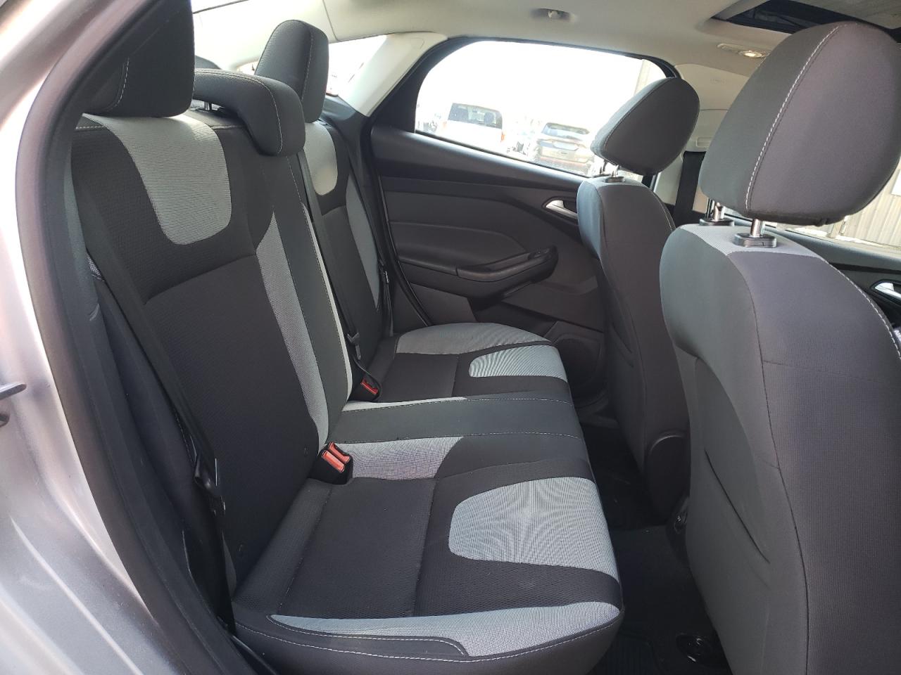 Photo 6 from auction – 2014 FORD FOCUS SE with VIN 1FADP3F25EL419271