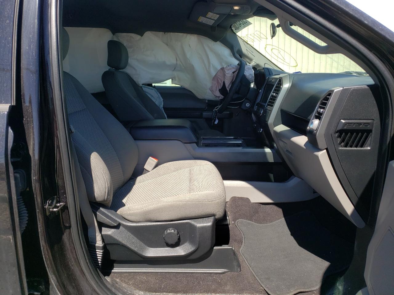 Photo 5 from auction – 2019 FORD F150 SUPER with VIN 1FTEW1CP2KKC47725