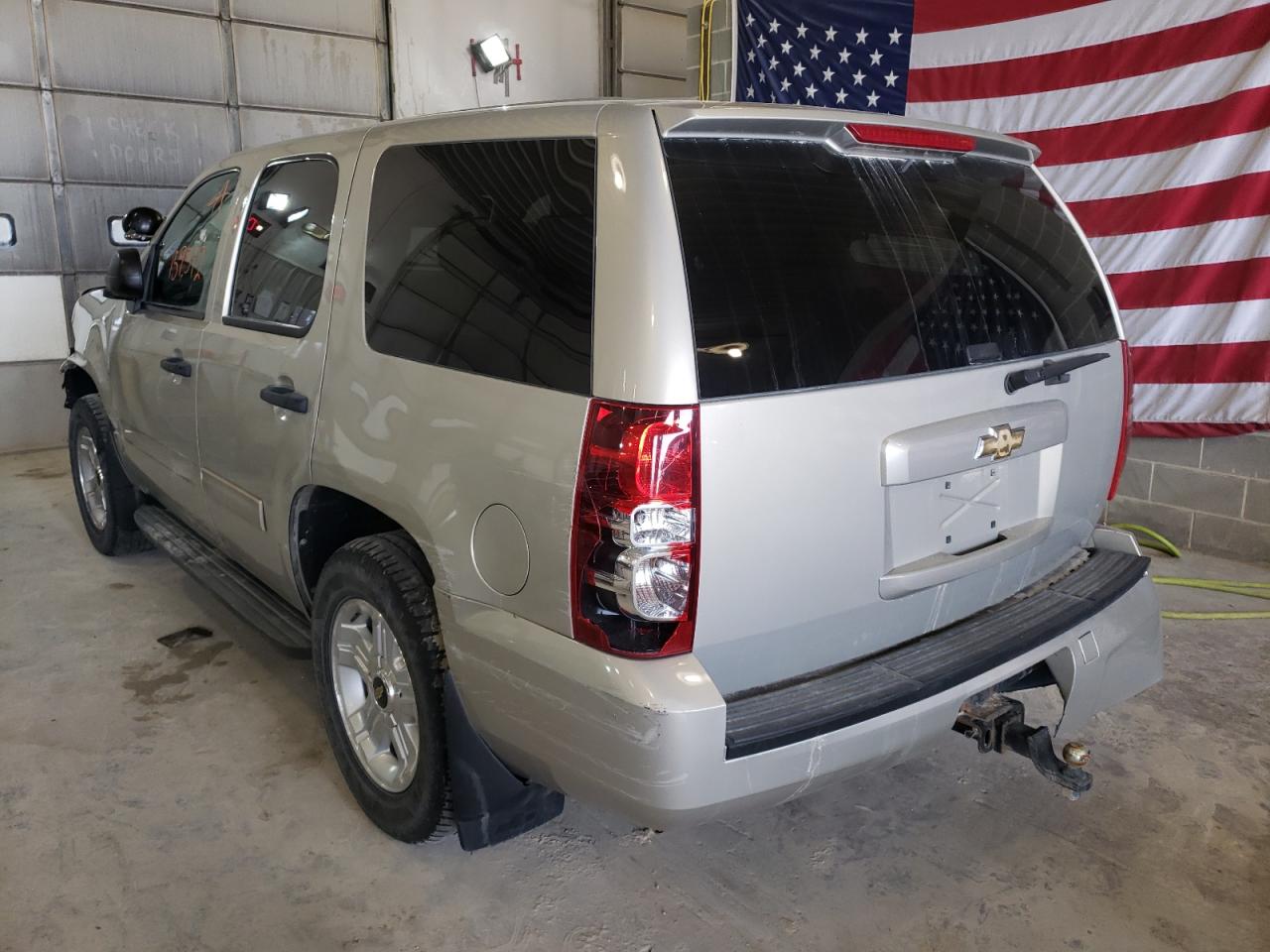 Photo 3 from auction – 2010 CHEVROLET TAHOE C150 with VIN 1GNMCAE08AR182607