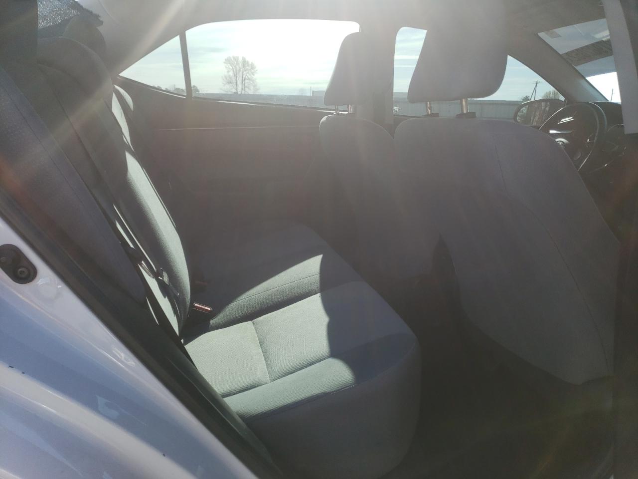 Photo 6 from auction – 2015 TOYOTA COROLLA L with VIN 2T1BURHE5FC367864