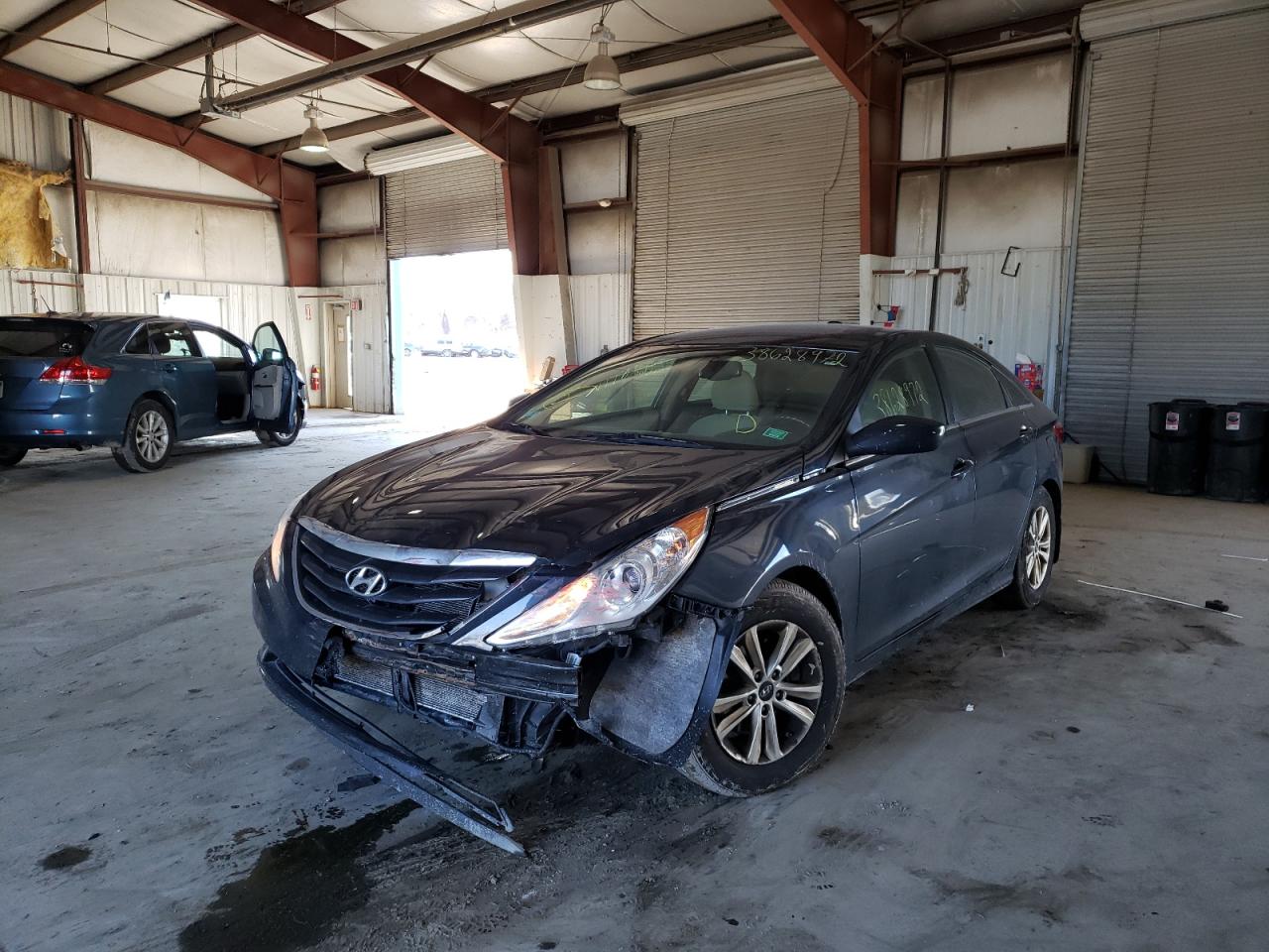 Photo 2 from auction – 2012 HYUNDAI SONATA GLS with VIN 5NPEB4AC0CH497283