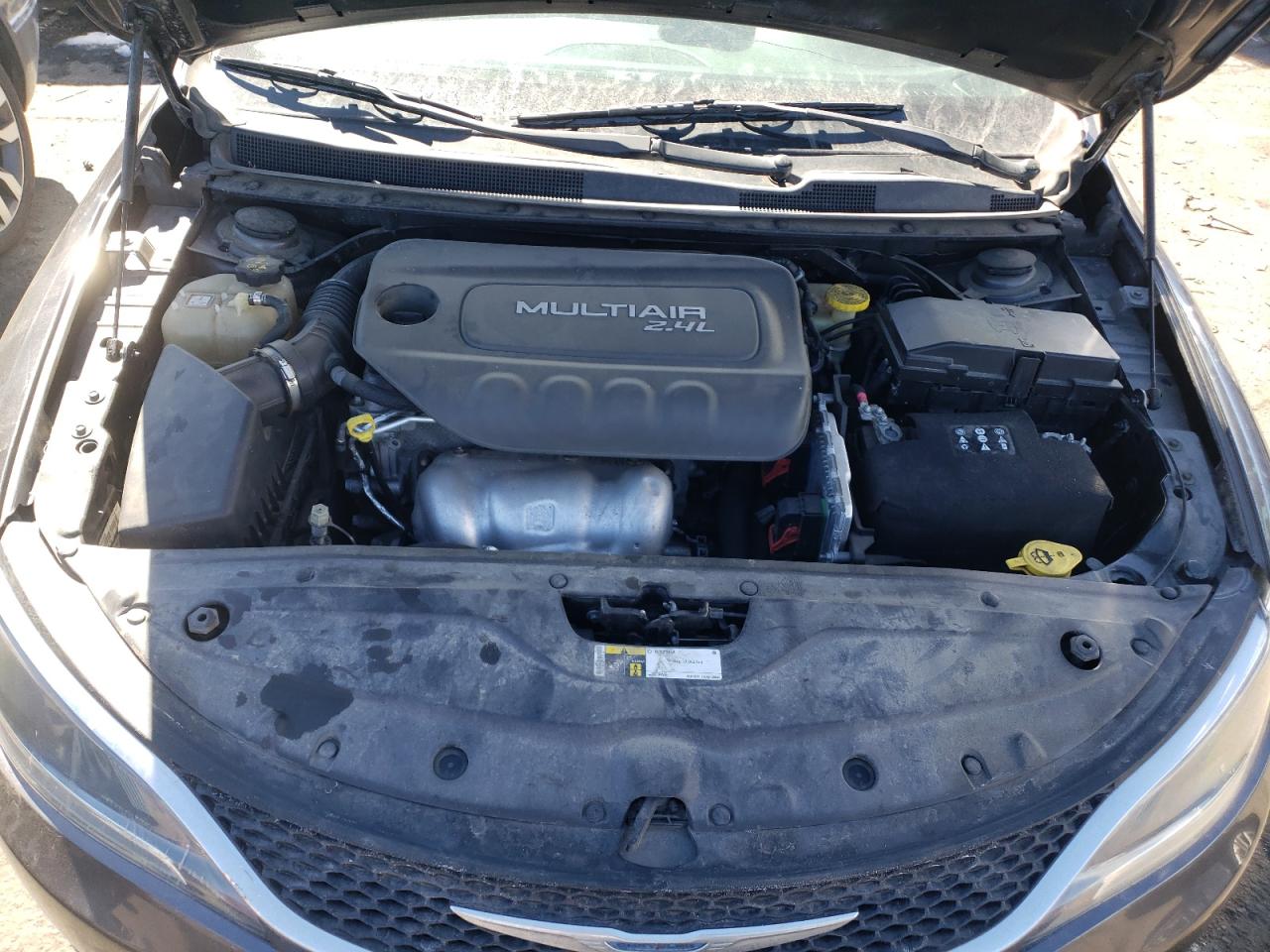 Photo 7 from auction – 2015 CHRYSLER 200 LIMITE with VIN 1C3CCCAB3FN671510