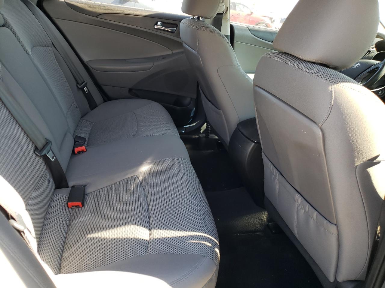 Photo 6 from auction – 2013 HYUNDAI SONATA GLS with VIN 5NPEB4AC2DH577332