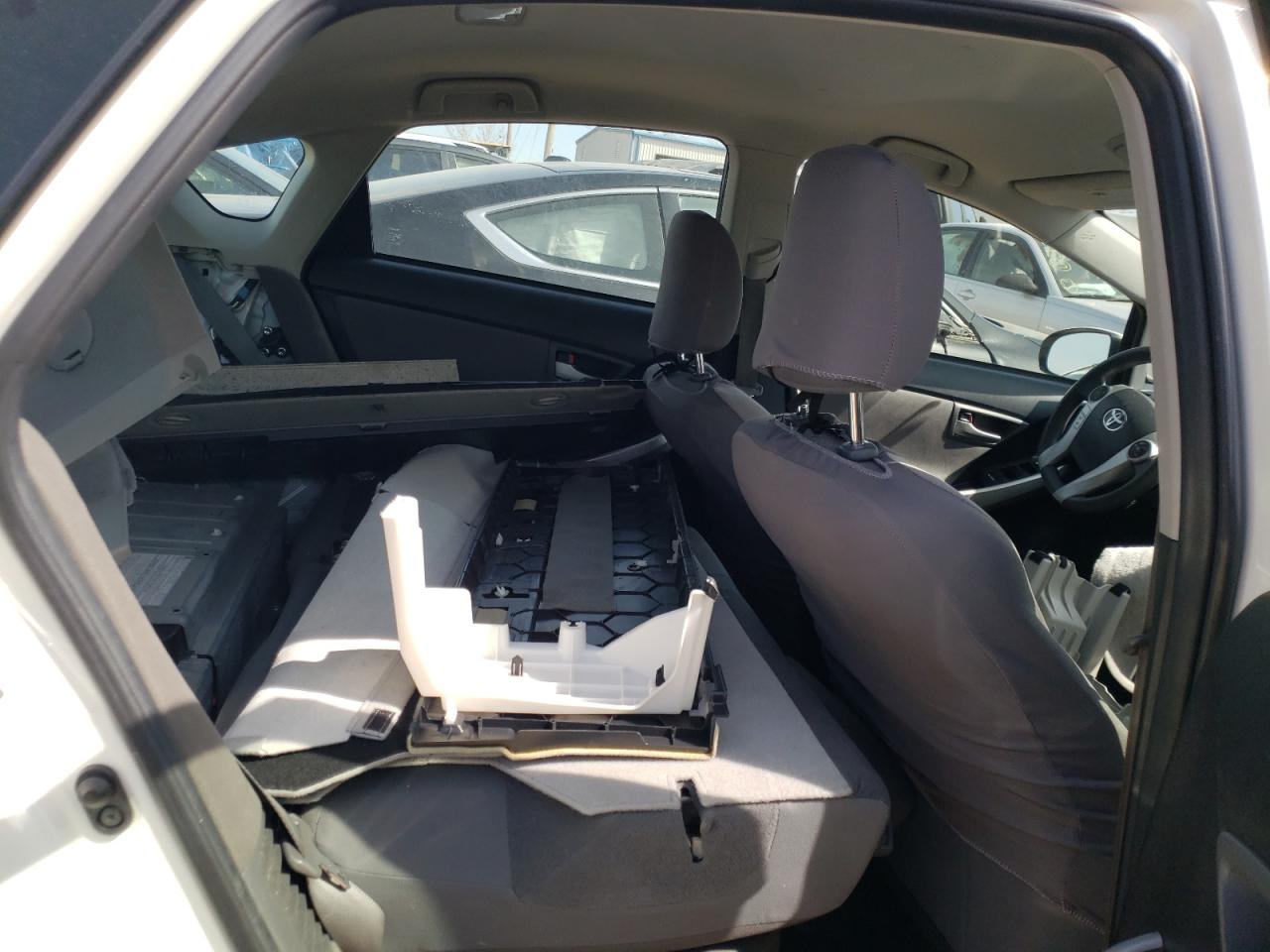 Photo 6 from auction – 2014 TOYOTA PRIUS with VIN JTDKN3DU8E1815296