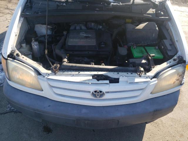 Photo 7 from auction – 2002 TOYOTA SIENNA LE with VIN 4T3ZF13C32U415085