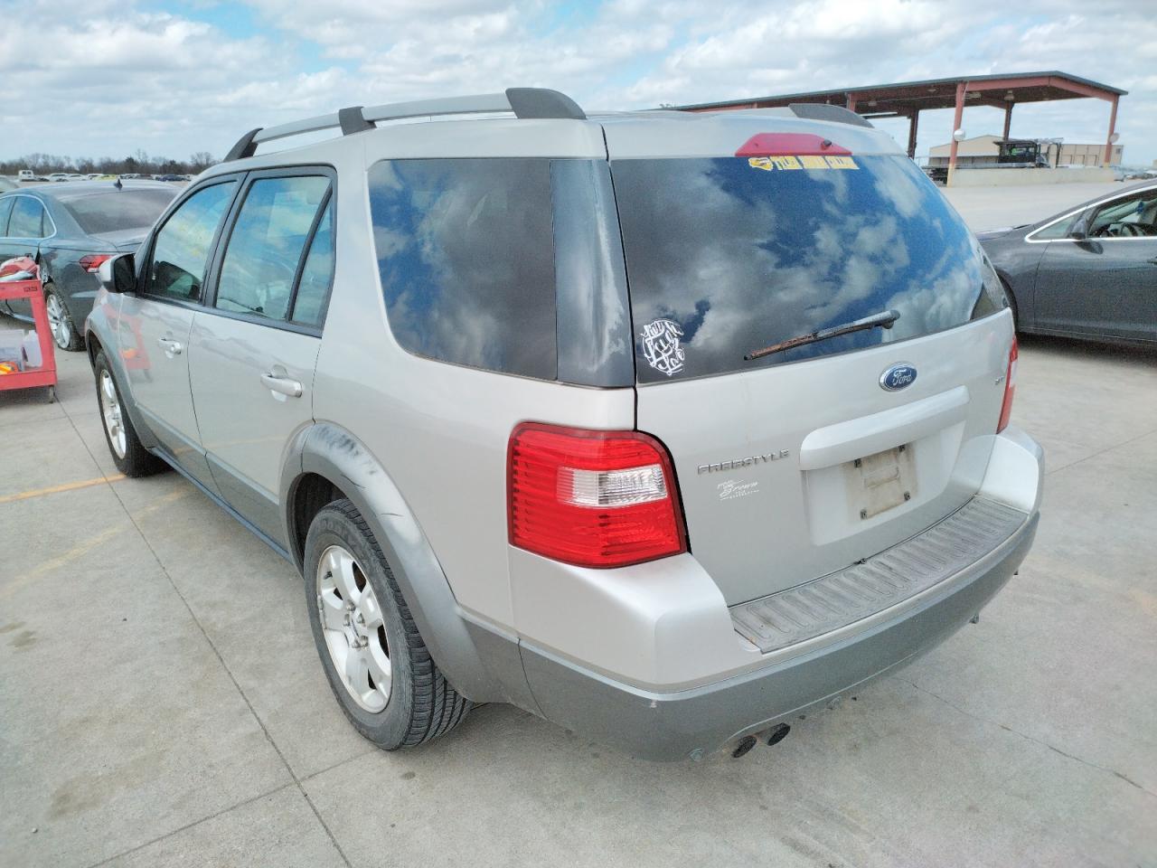 Photo 3 from auction – 2006 FORD FREESTYLE with VIN 1FMDK021X6GA15358