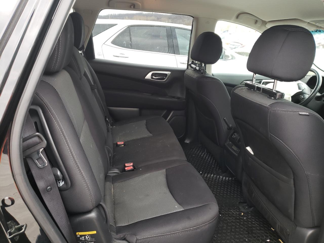 Photo 6 from auction – 2017 NISSAN PATHFINDER with VIN 5N1DR2MN9HC904556