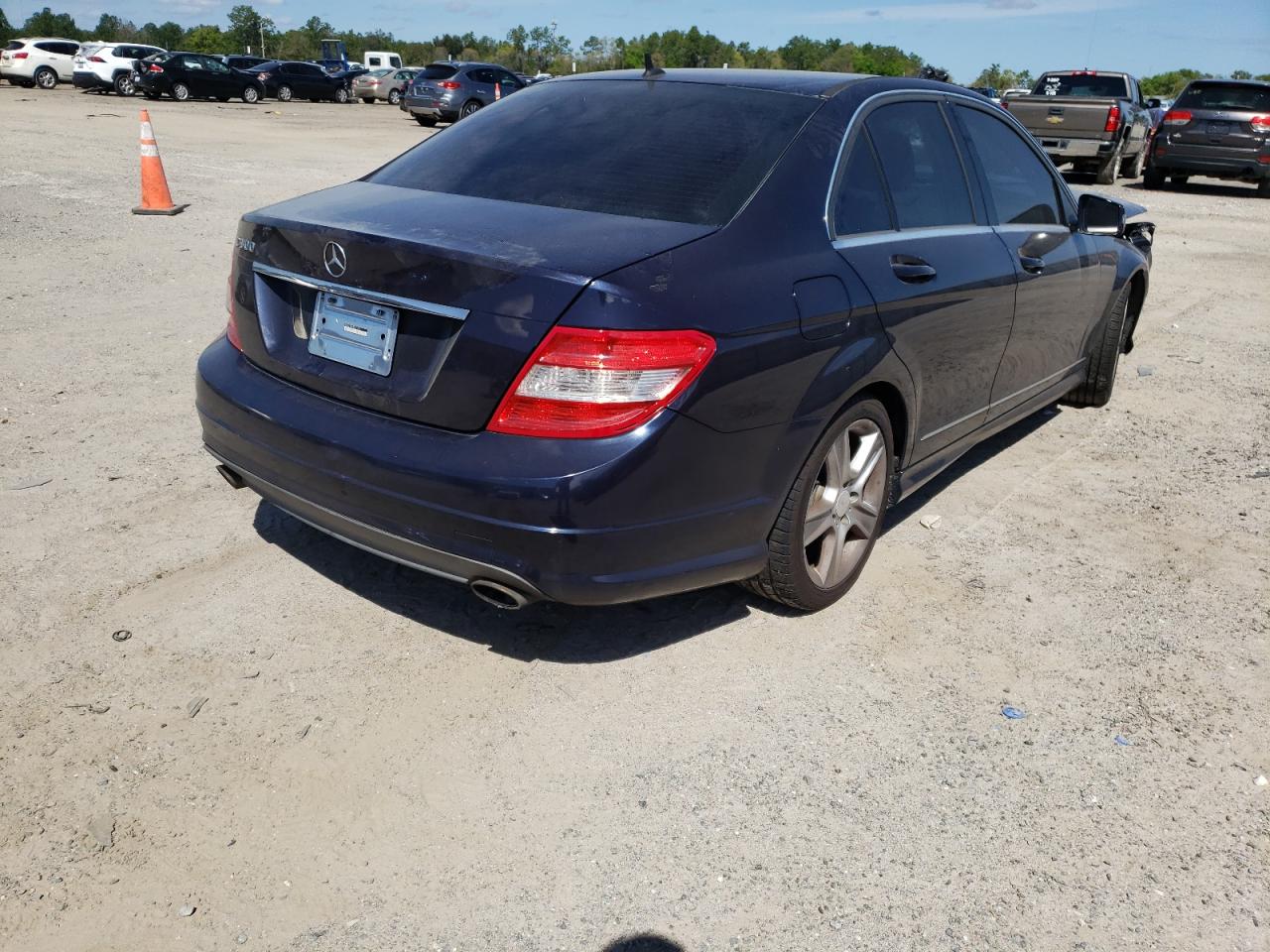 Photo 4 from auction – 2011 MERCEDES-BENZ C 300 with VIN WDDGF5EB7BR161924