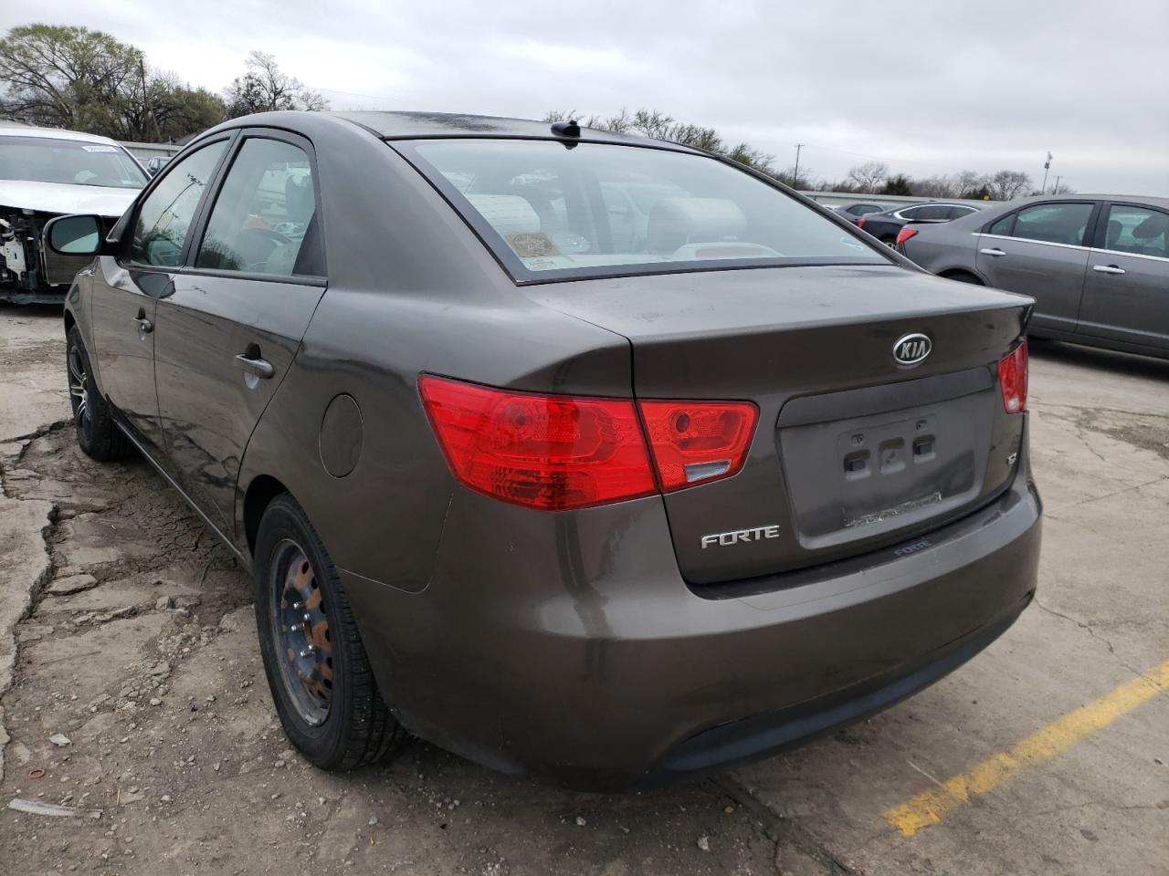 Photo 3 from auction – 2011 KIA FORTE EX with VIN KNAFU4A24B5438173