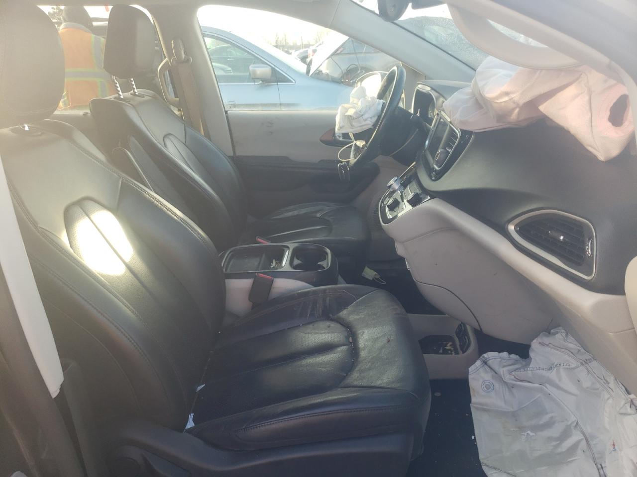 Photo 5 from auction – 2019 CHRYSLER PACIFICA T with VIN 2C4RC1BG2KR685416