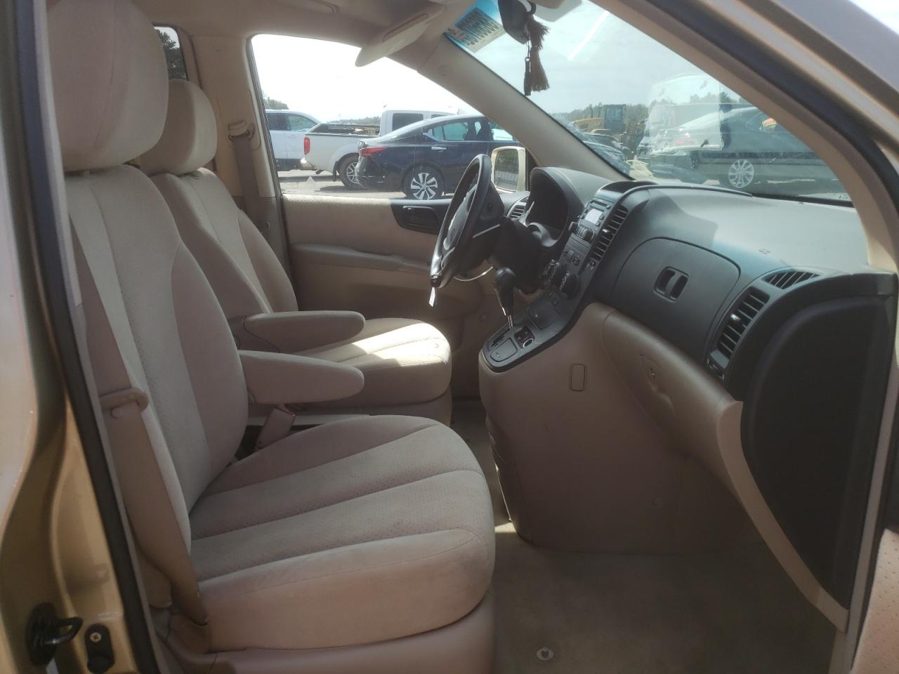 Photo 5 from auction – 2007 HYUNDAI ENTOURAGE with VIN KNDMC233476020396
