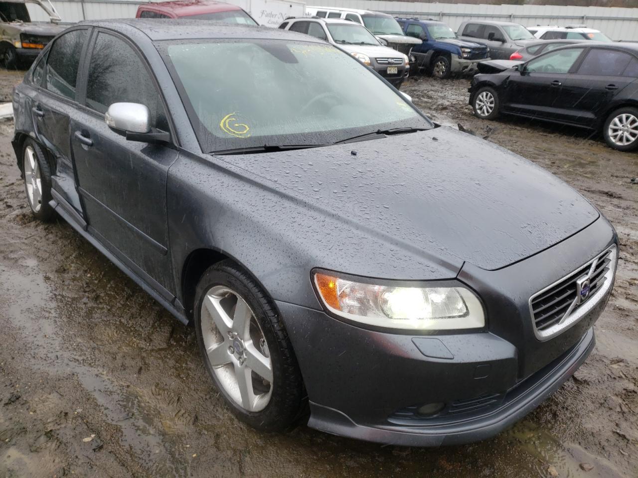 VOLVO S40 T5 2010 with VIN YV1672MS8A2501750 - Photo from auction