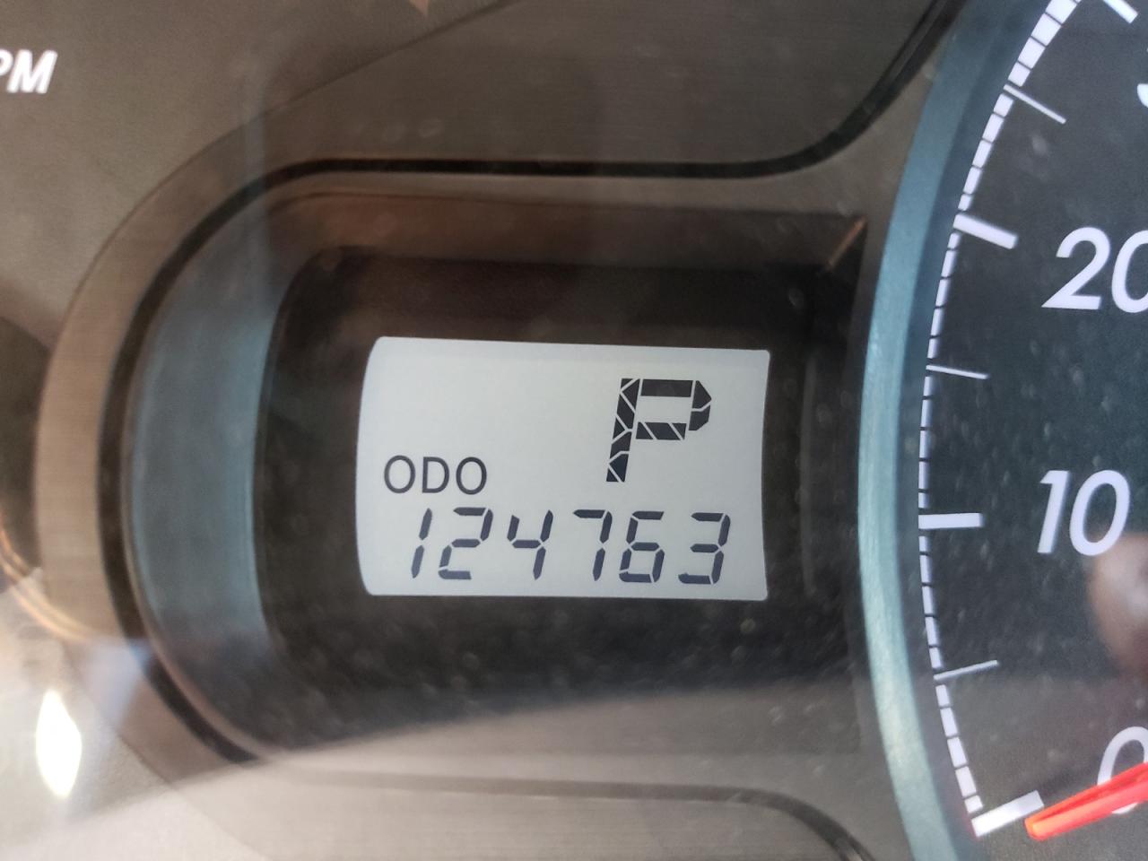 Photo 8 from auction – 2013 TOYOTA SIENNA LE with VIN 5TDKK3DC9DS337214