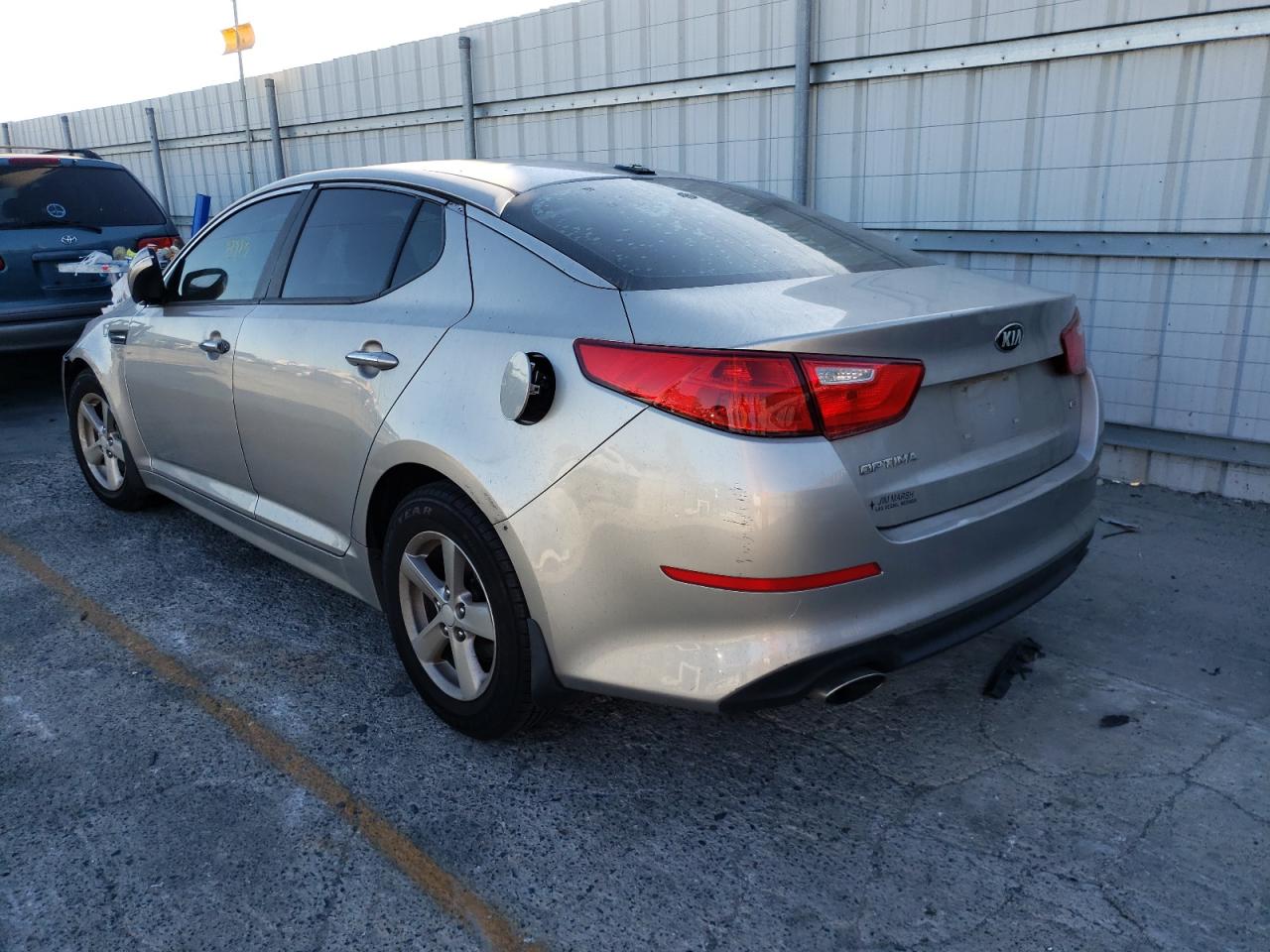 Photo 3 from auction – 2015 KIA OPTIMA LX with VIN 5XXGM4A79FG430056