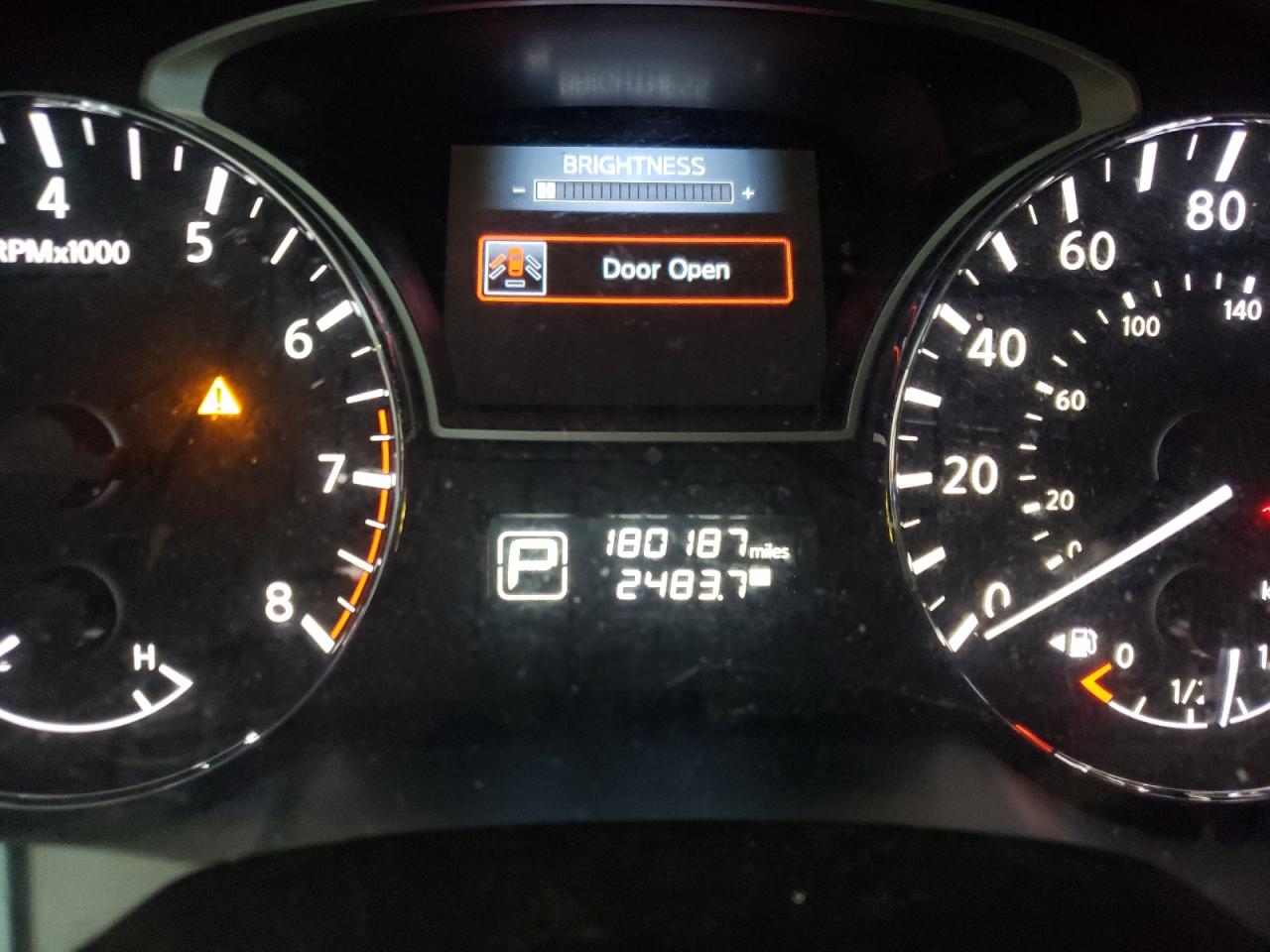 Photo 8 from auction – 2015 NISSAN PATHFINDER with VIN 5N1AR2MN4FC696182