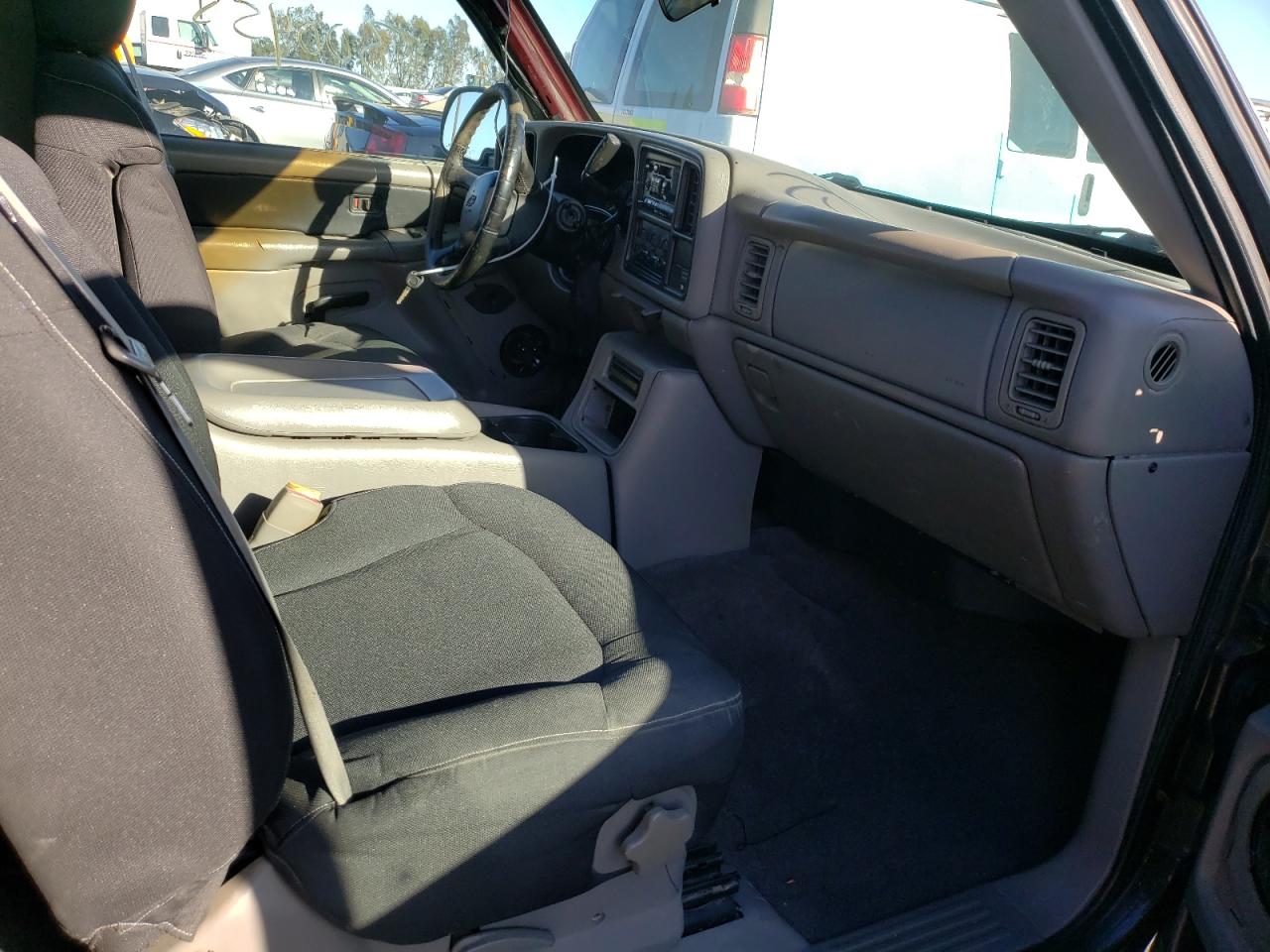 Photo 5 from auction – 1999 CHEVROLET SILVERADO with VIN 2GCEC19T9X1107269