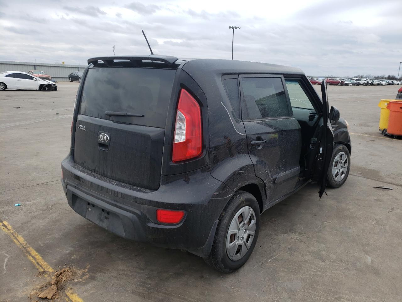 Photo 4 from auction – 2013 KIA SOUL with VIN KNDJT2A52D7751678