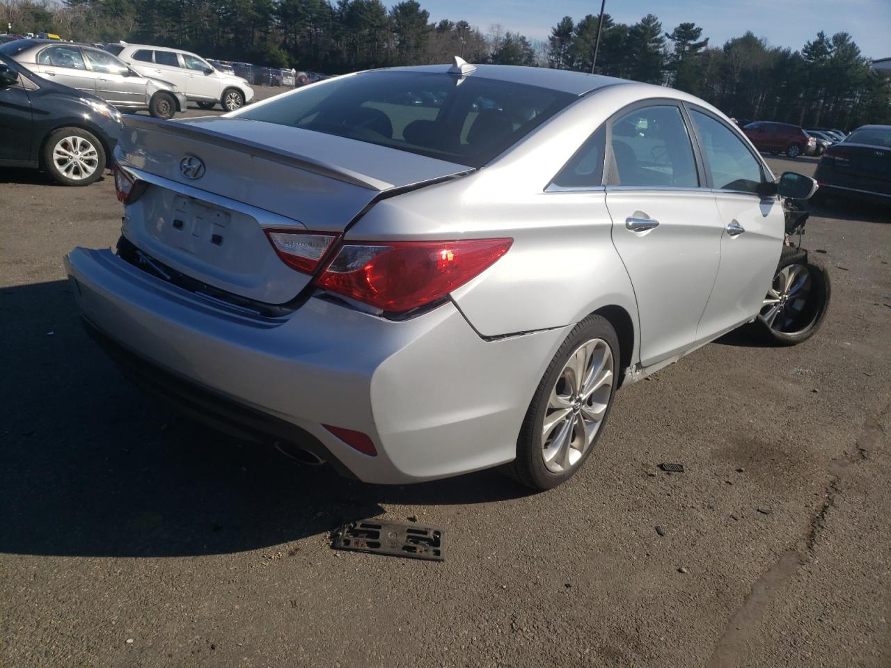 Photo 4 from auction – 2014 HYUNDAI SONATA SE with VIN 5NPEC4AC4EH843447