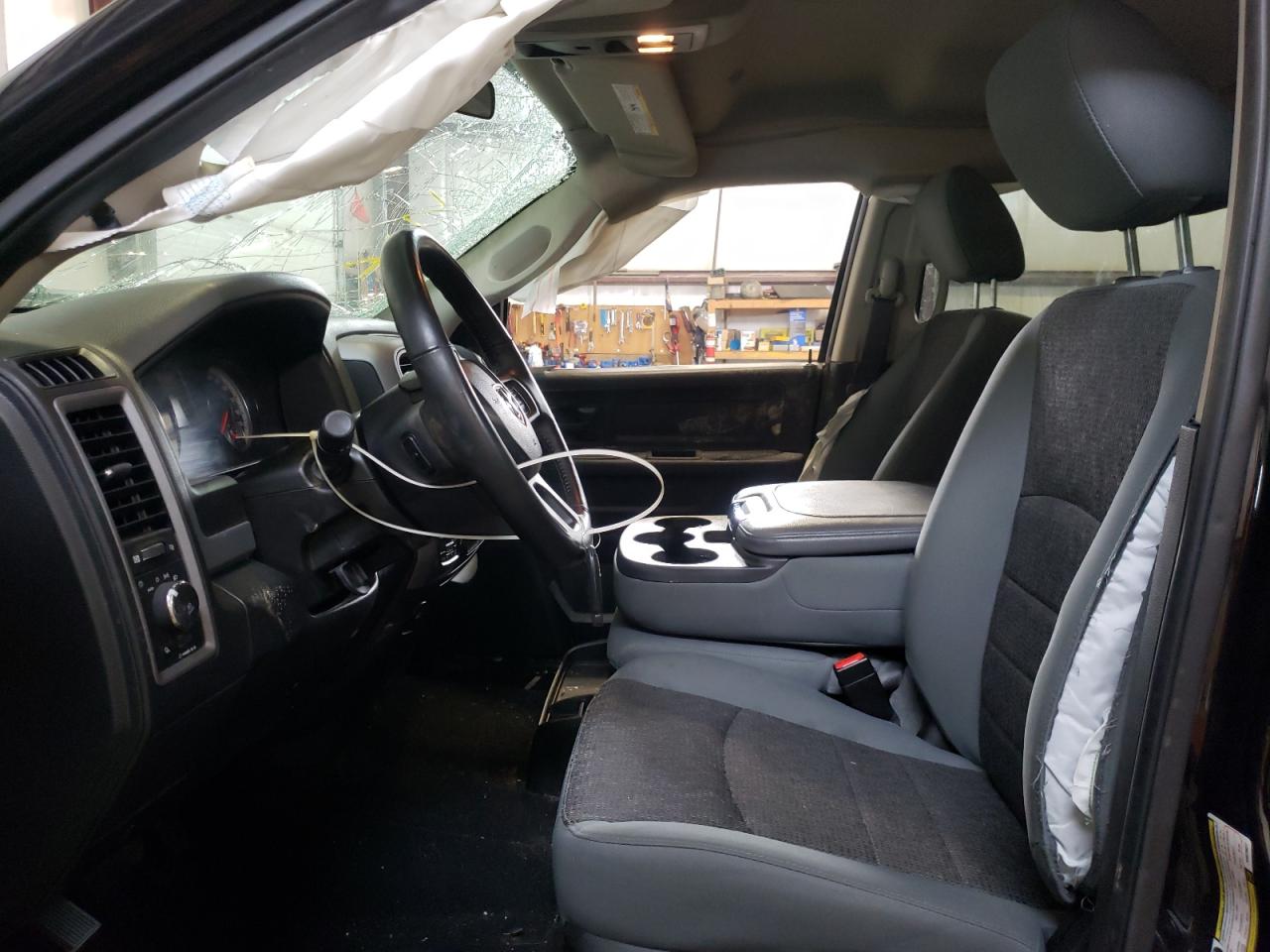 Photo 5 from auction – 2019 RAM 1500 CLASS with VIN 3C6RR7KT6KG629927