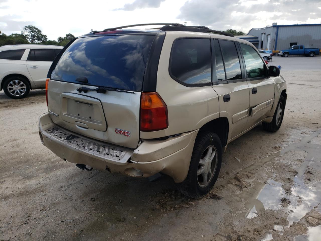 Photo 4 from auction – 2005 GMC ENVOY with VIN 1GKDS13S752176686