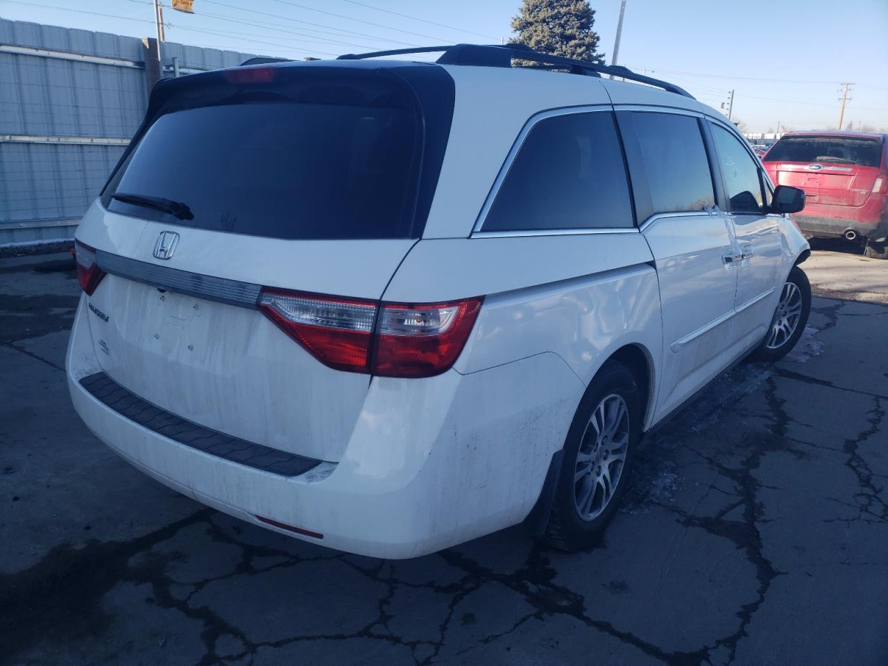 Photo 4 from auction – 2013 HONDA ODYSSEY EX with VIN 5FNRL5H63DB020562