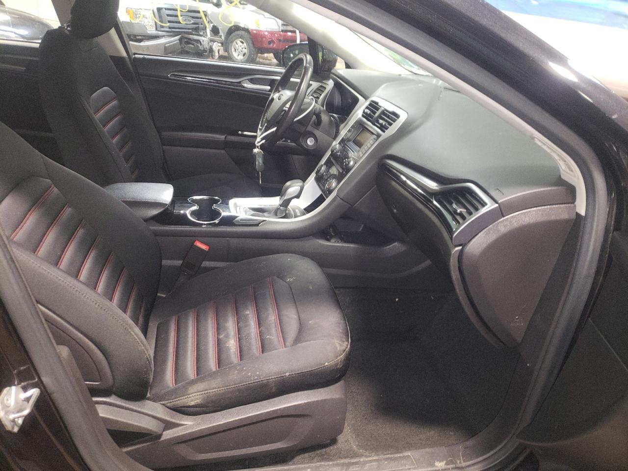 Photo 5 from auction – 2014 FORD FUSION SE with VIN 1FA6P0H71E5369716