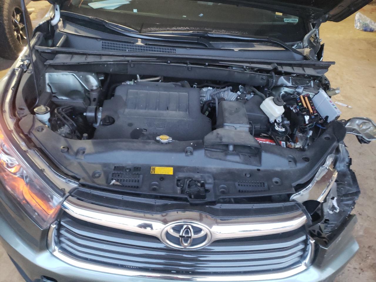 Photo 7 from auction – 2015 TOYOTA HIGHLANDER with VIN 5TDKKRFH0FS067904