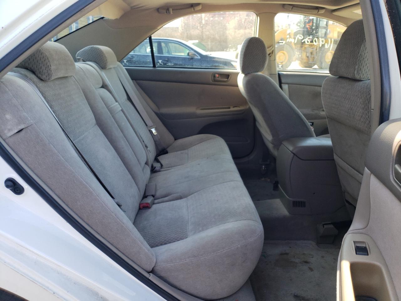 Photo 6 from auction – 2002 TOYOTA CAMRY LE with VIN 4T1BE32K92U038750