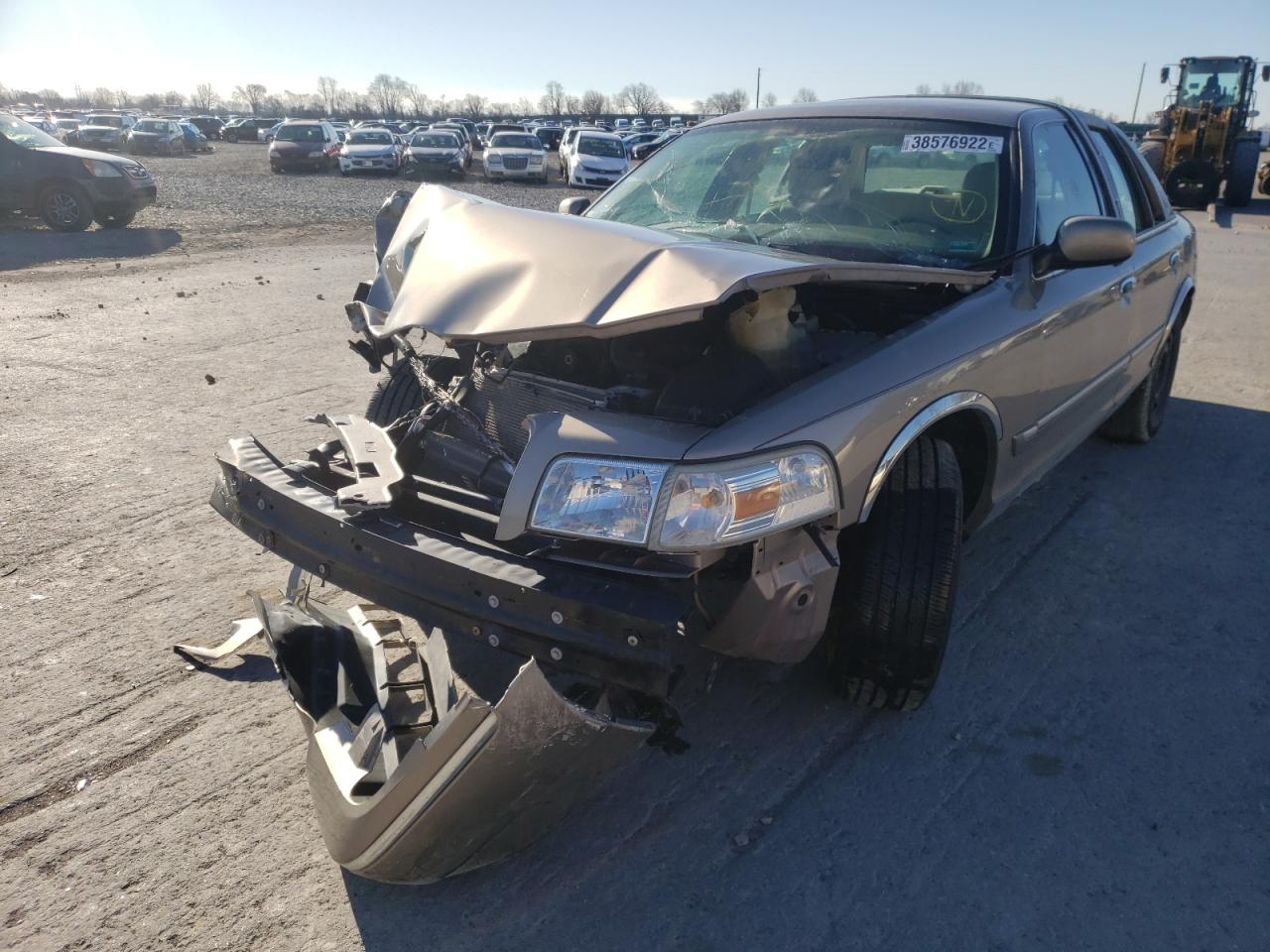 Photo 2 from auction – 2006 MERCURY GRAND MARQ with VIN 2MEFM75V26X615735