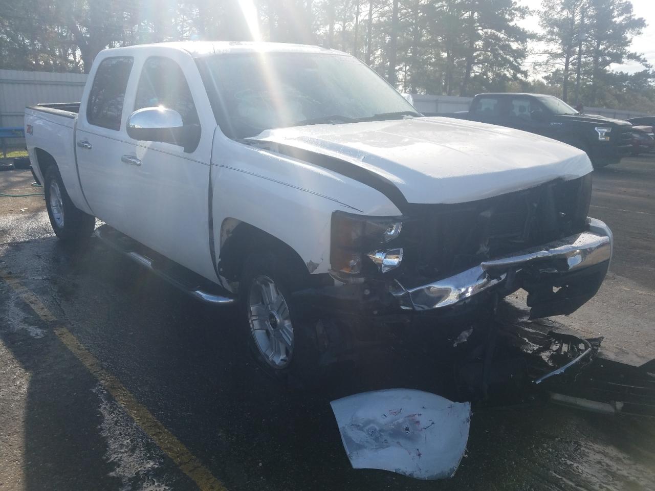 CHEVROLET SILVERADO 2010 with VIN 3GCRKSE33AG259210 - Photo from auction
