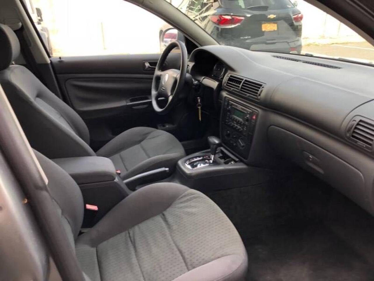 Photo 5 from auction – 2004 VOLKSWAGEN PASSAT GLS with VIN WVWPD63B74E301845