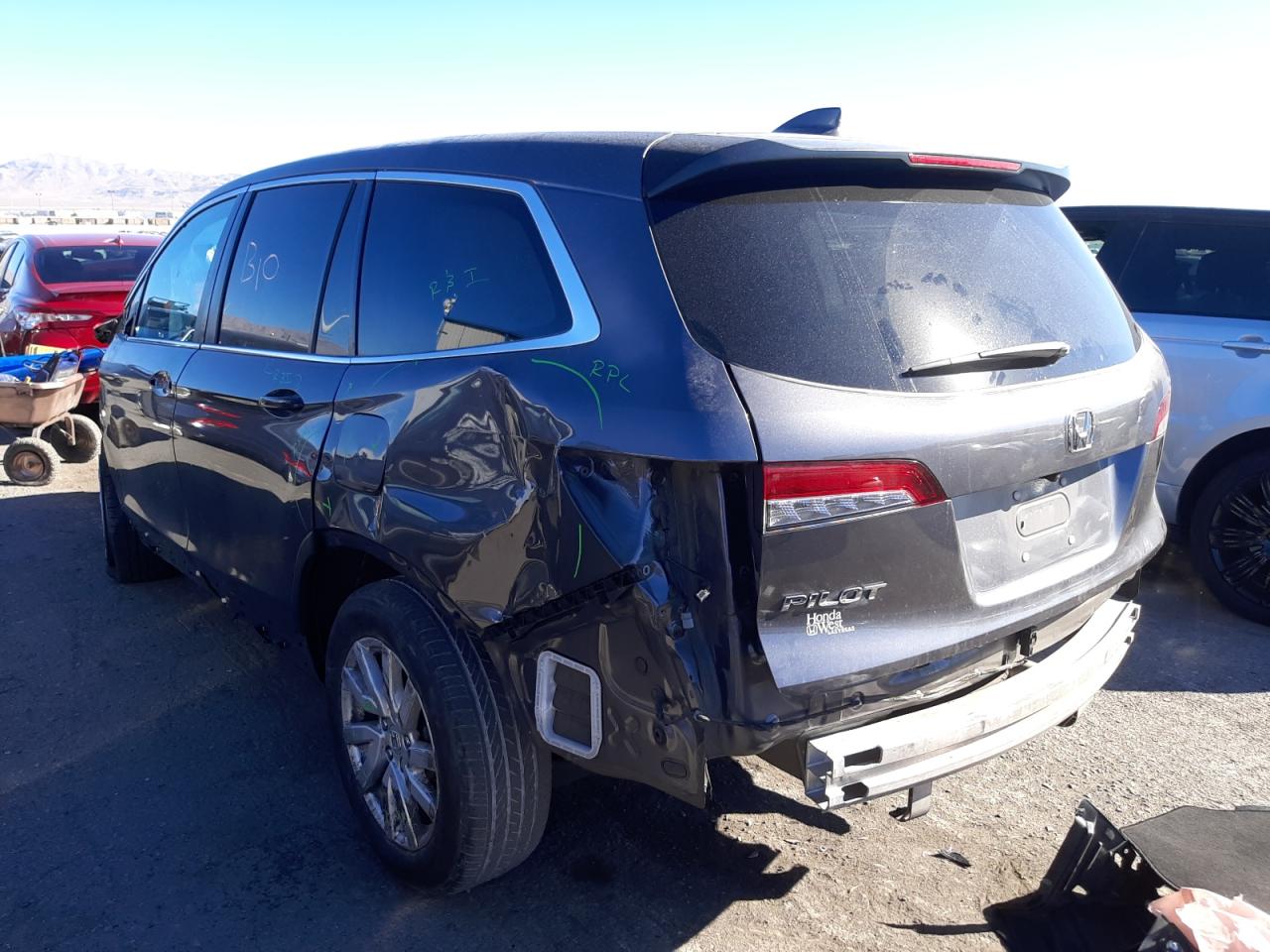 Photo 3 from auction – 2019 HONDA PILOT LX with VIN 5FNYF5H16KB004151