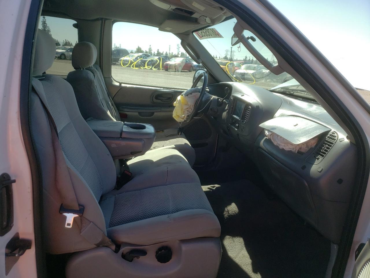 Photo 5 from auction – 2003 FORD F150 with VIN 1FTRX17263NB45003