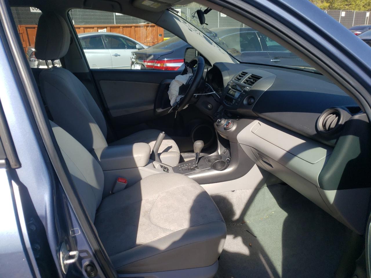 Photo 5 from auction – 2011 TOYOTA RAV4 with VIN 2T3BF4DV4BW171787