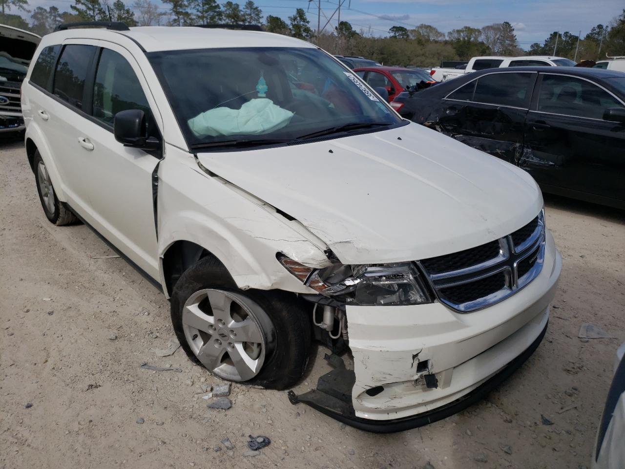 DODGE JOURNEY SE 2018 with VIN 3C4PDCAB5JT447707 - Photo from auction