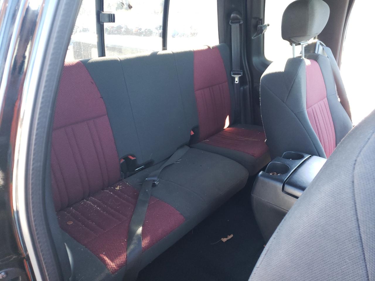 Photo 6 from auction – 2003 FORD F150 with VIN 1FTRX18L73NB36897
