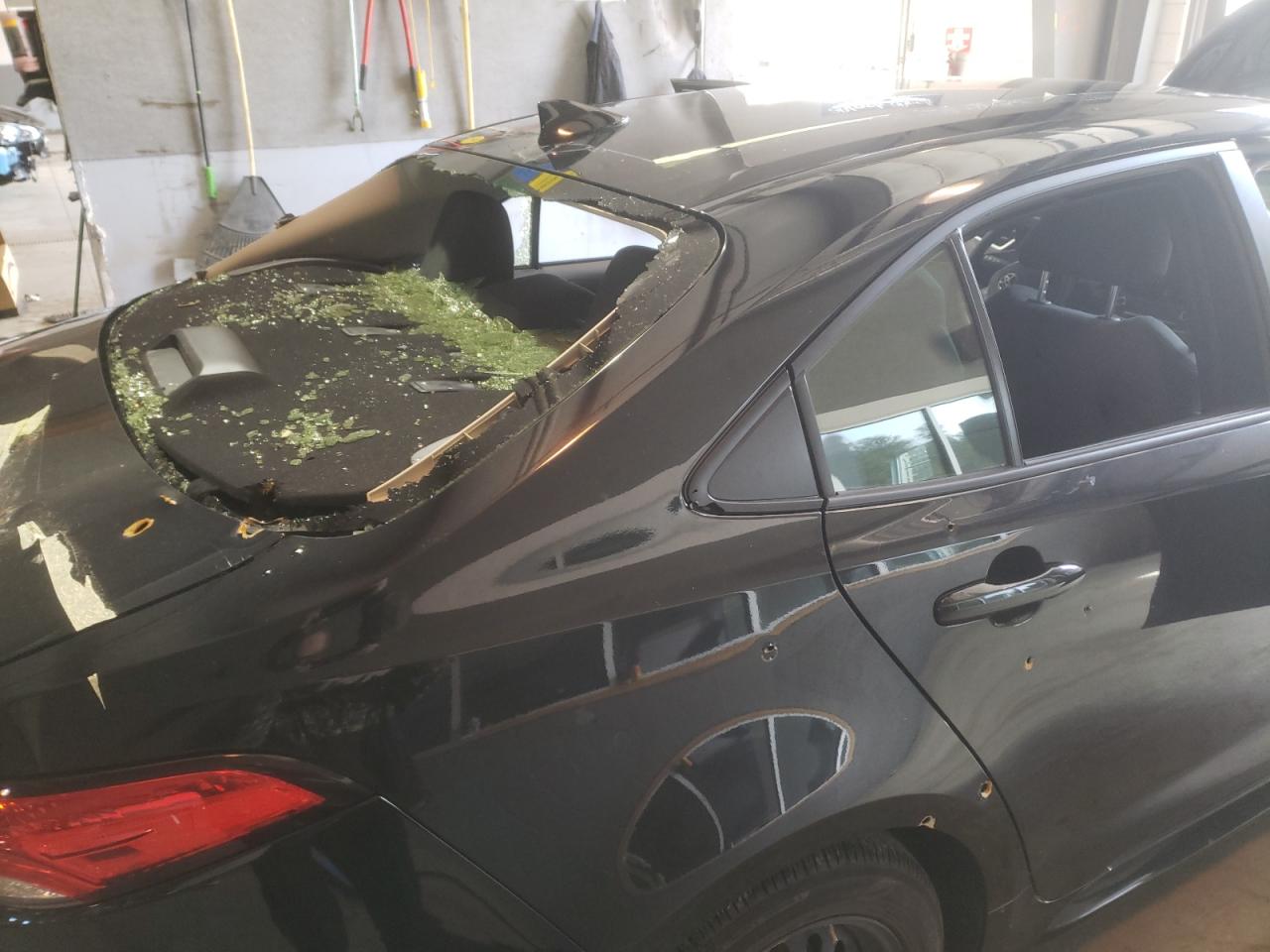 Photo 9 from auction – 2021 TOYOTA COROLLA LE with VIN JTDEPMAE5MJ135056