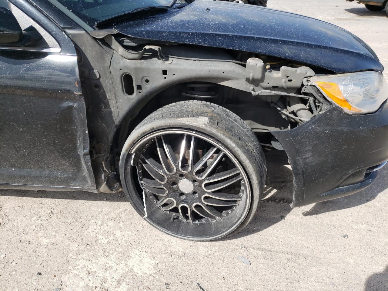 Photo 9 from auction – 2013 CHRYSLER 200 LX with VIN 1C3CCBABXDN733248