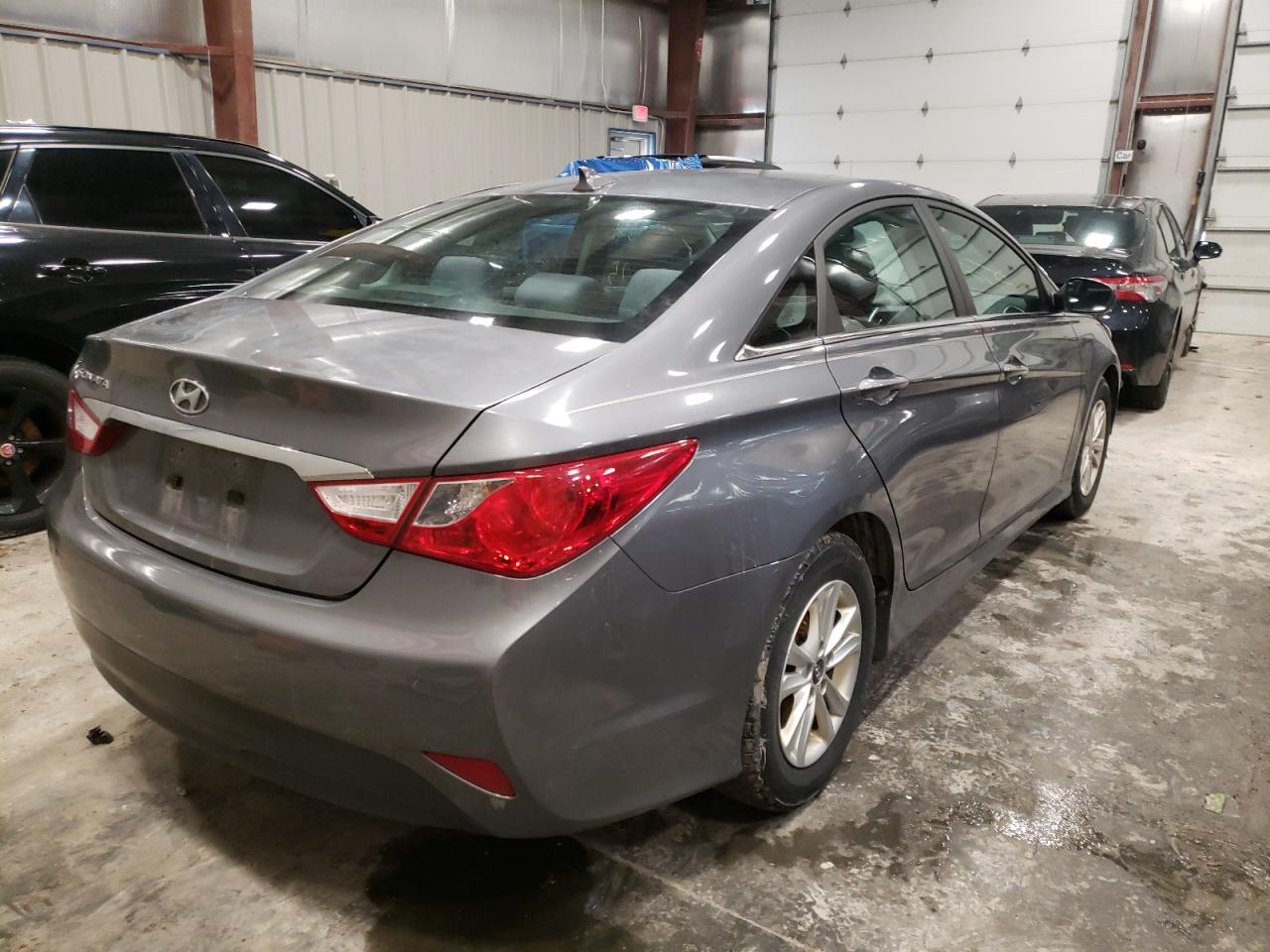 Photo 4 from auction – 2014 HYUNDAI SONATA GLS with VIN 5NPEB4ACXEH890145