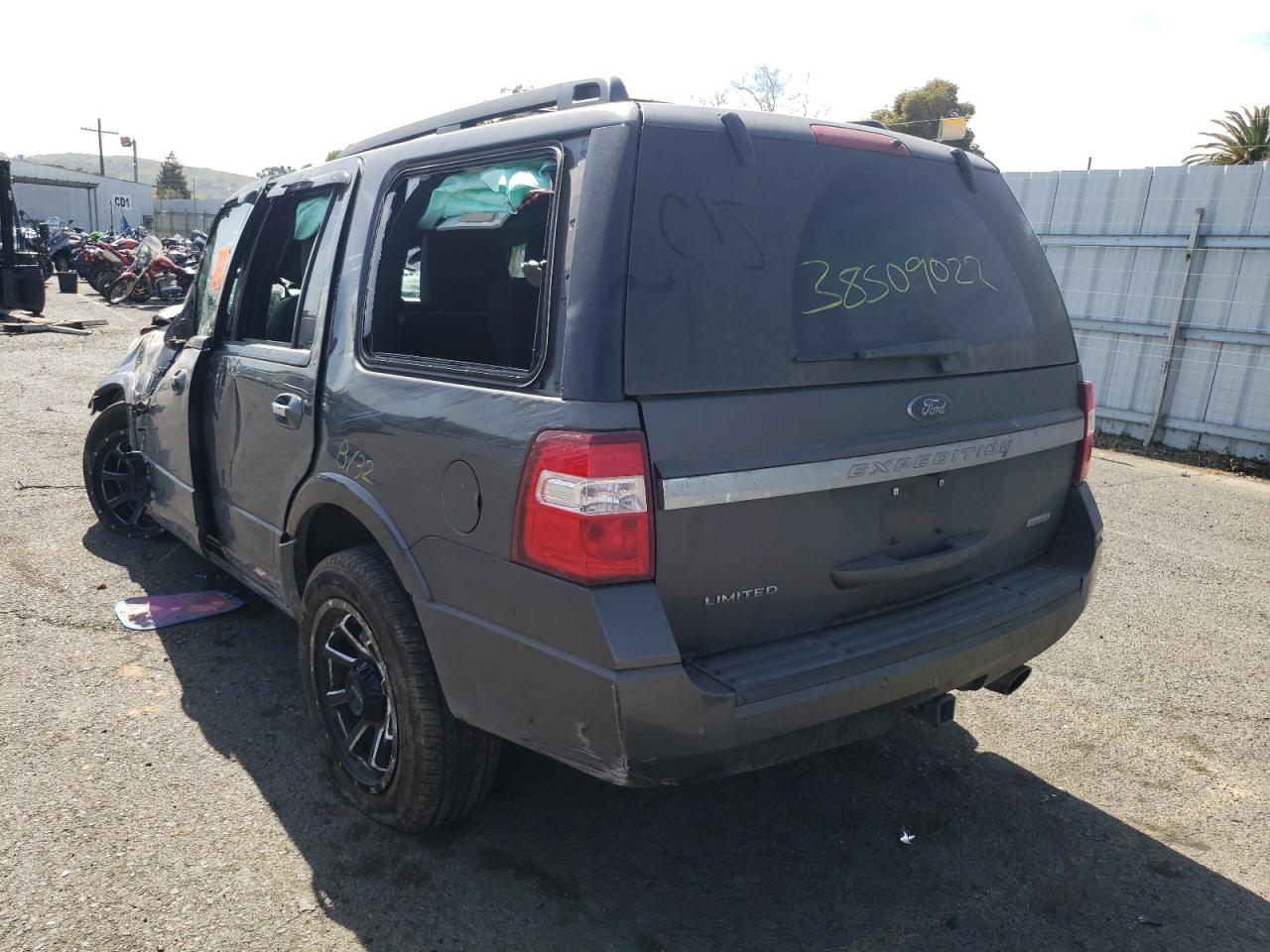 Photo 3 from auction – 2017 FORD EXPEDITION with VIN 1FMJU2ATXHEA35314