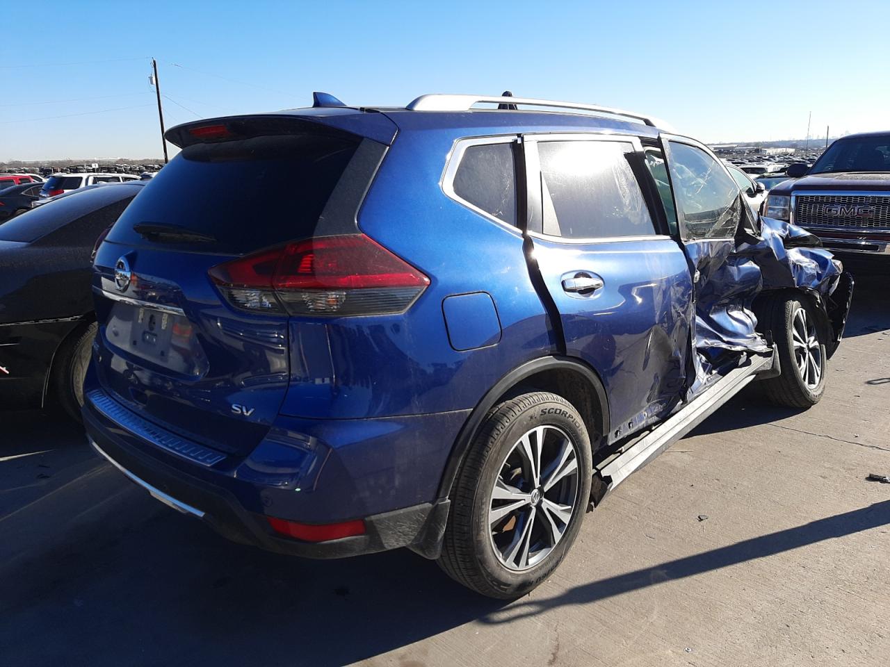 Photo 4 from auction – 2019 NISSAN ROGUE S with VIN 5N1AT2MT4KC798849
