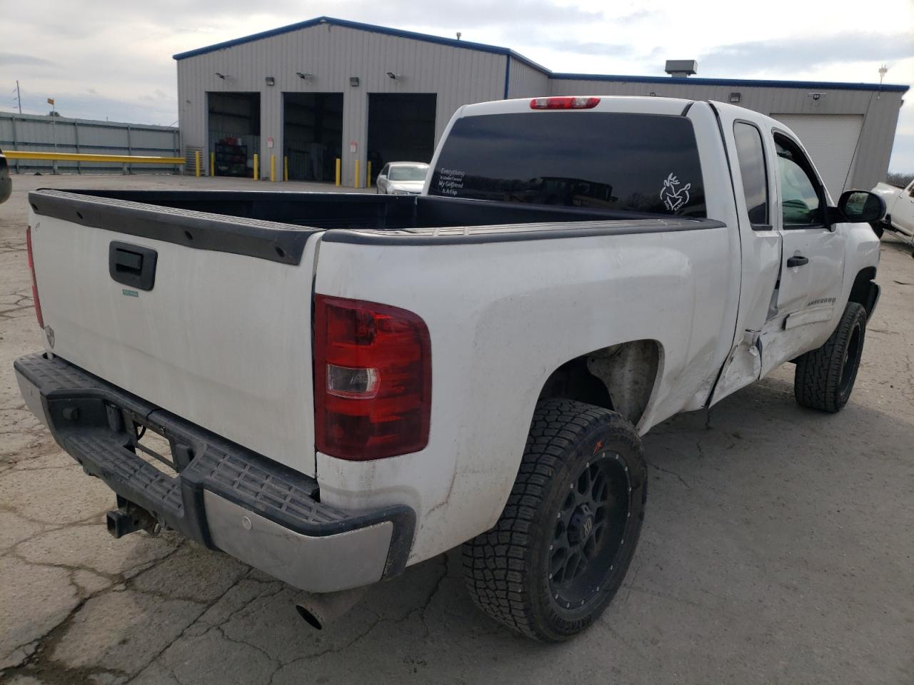 Photo 4 from auction – 2011 CHEVROLET SILVERADO with VIN 1GCRCSE29BZ128255