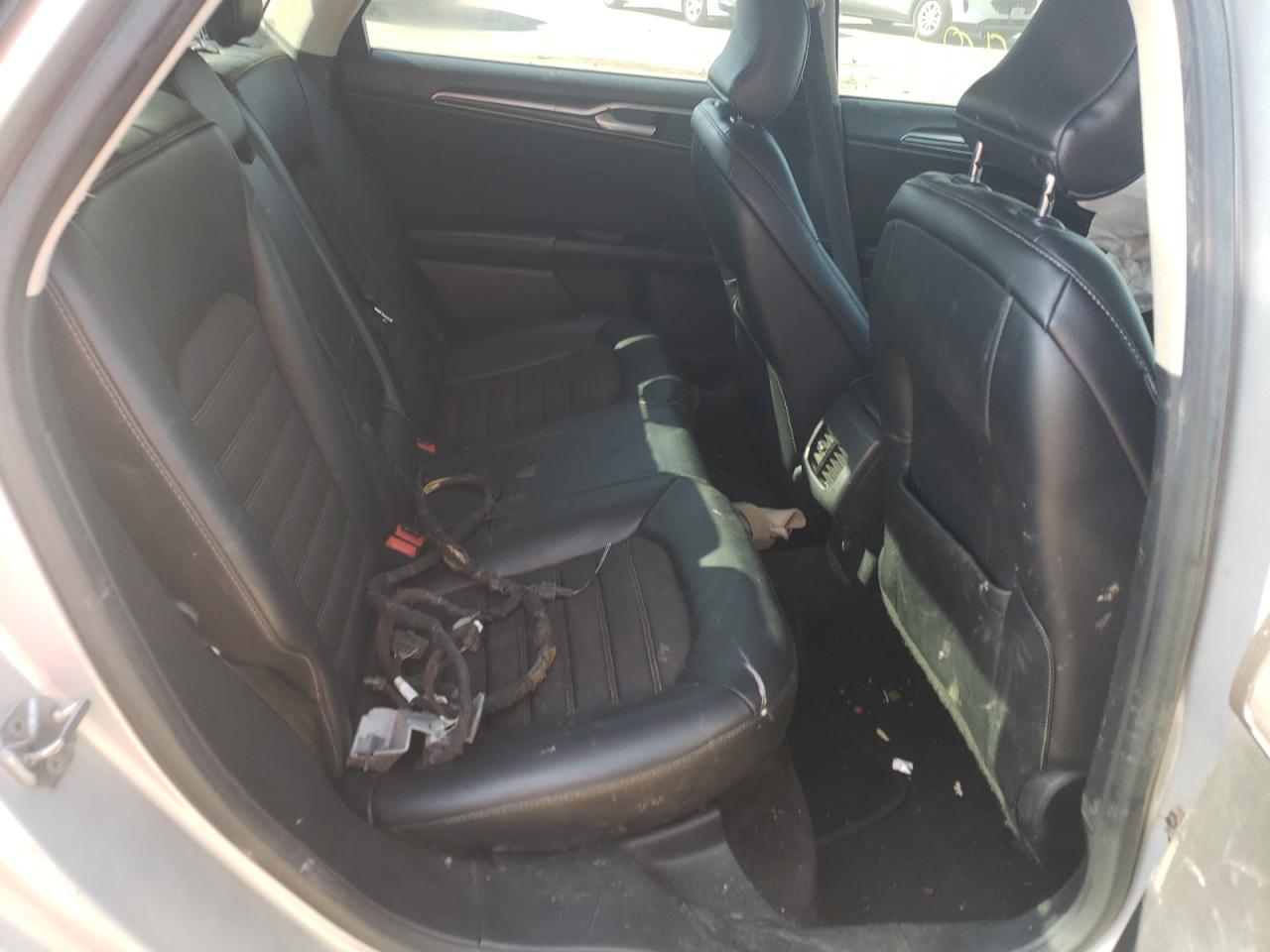 Photo 6 from auction – 2017 FORD FUSION with VIN 3FA6P0LU4HR190780