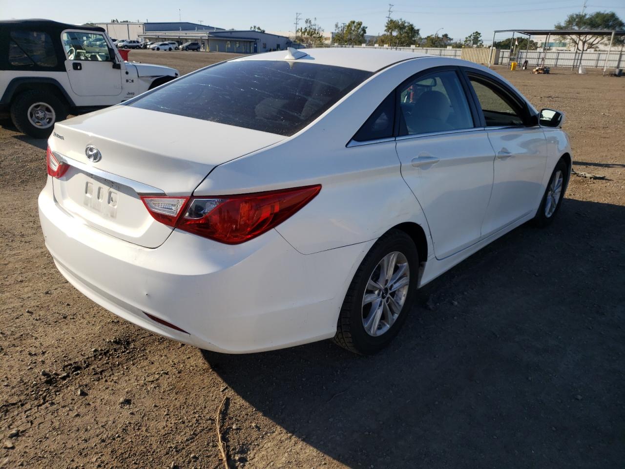 Photo 4 from auction – 2013 HYUNDAI SONATA GLS with VIN 5NPEB4AC6DH694945
