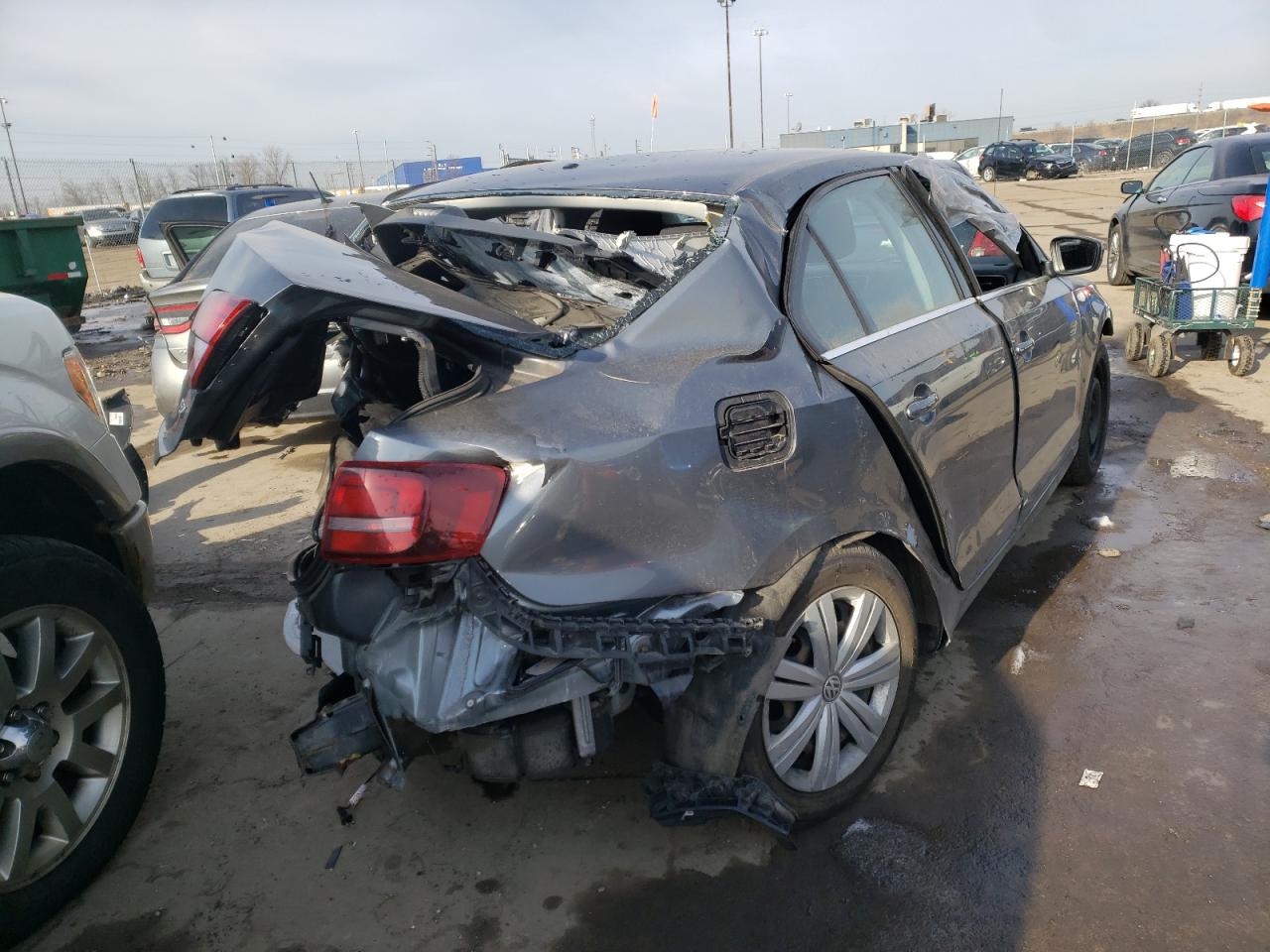 Photo 4 from auction – 2017 VOLKSWAGEN JETTA S with VIN 3VW2B7AJ5HM279289
