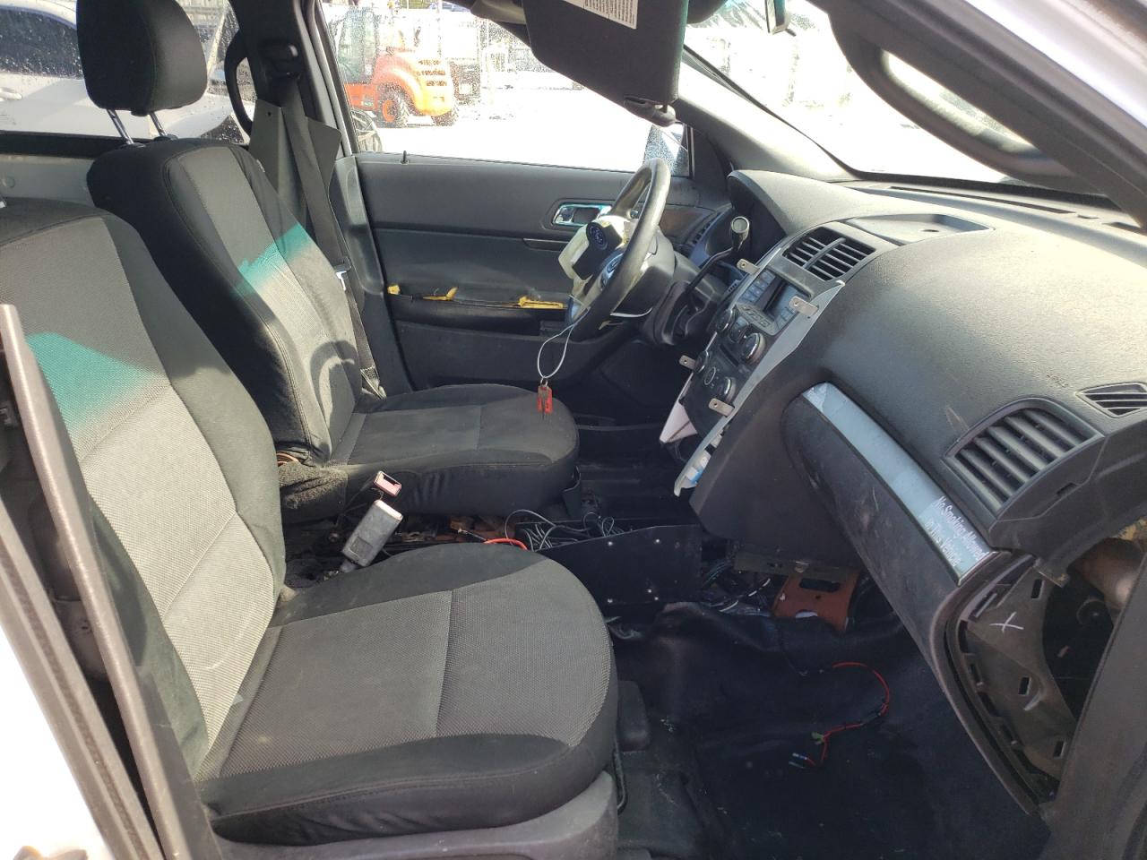 Photo 5 from auction – 2014 FORD EXPLORER P with VIN 1FM5K8AR0EGA33649