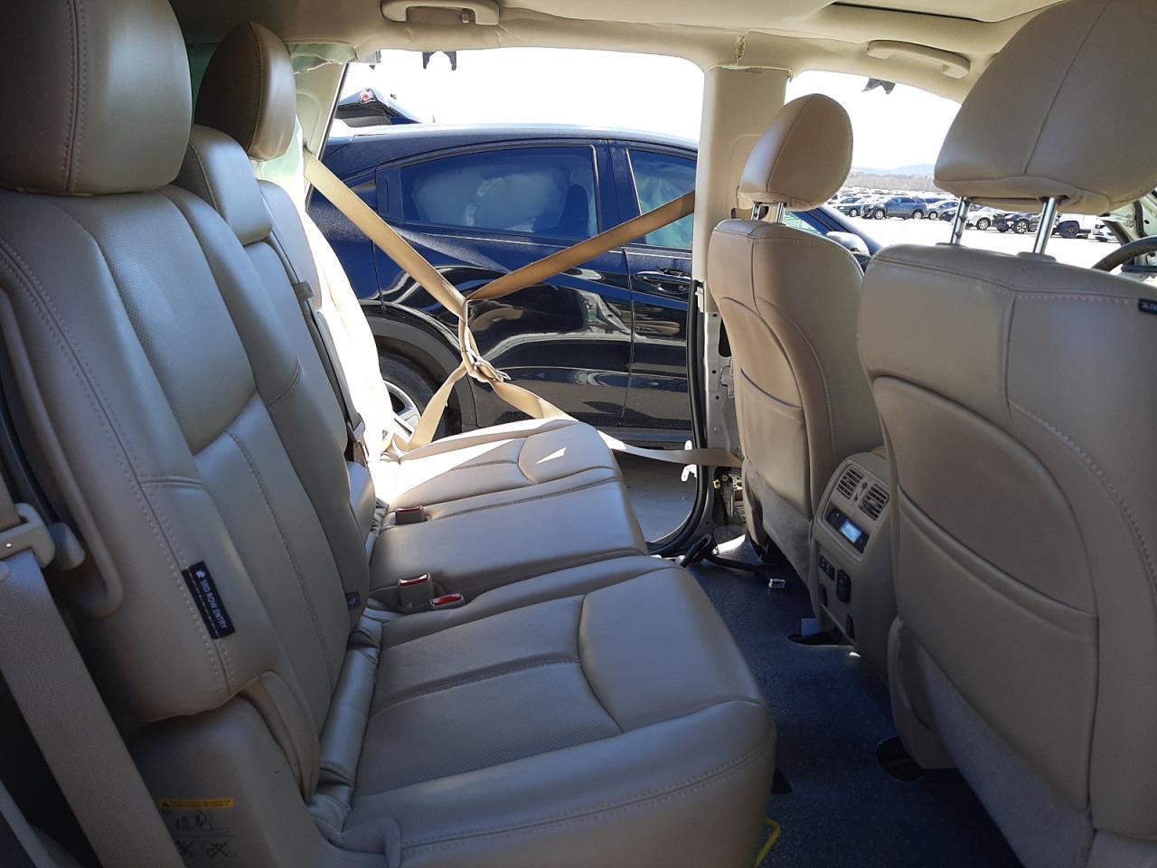 Photo 6 from auction – 2020 NISSAN PATHFINDER with VIN 5N1DR2DN7LC617399
