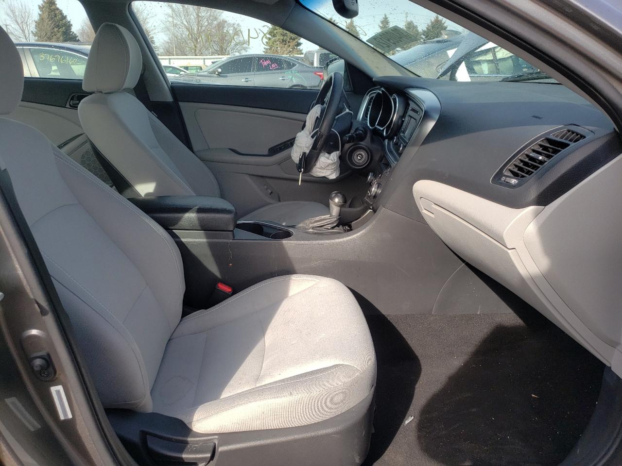 Photo 5 from auction – 2014 KIA OPTIMA LX with VIN 5XXGM4A71EG302568